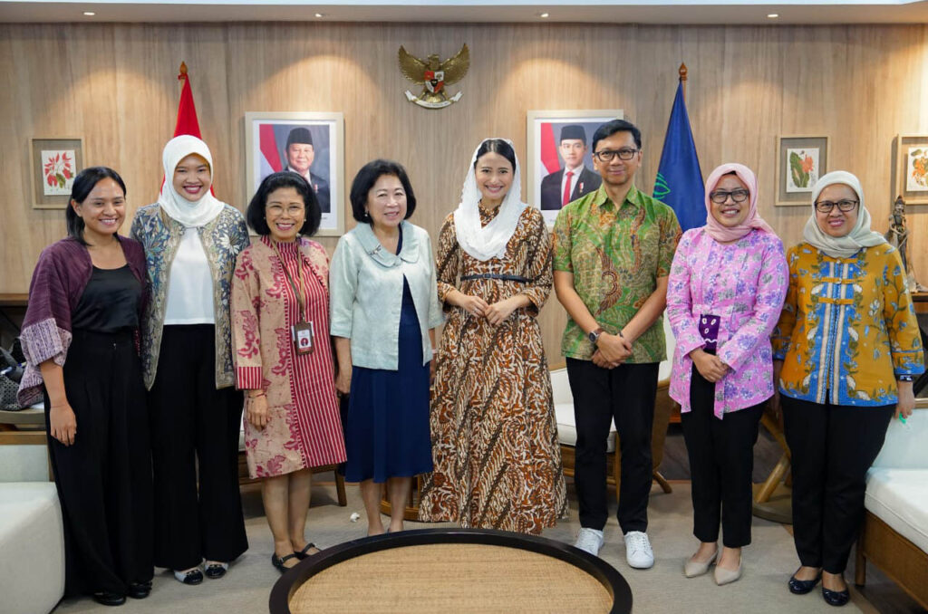 Wakil Menteri Perdagangan (Wamendag) Dyah Roro Esti Widya Putri menerima kunjungan Utusan Khusus Presiden RI Bidang Perdagangan Internasional dan Kerja Sama Multilateral, Mari Elka Pangestu, di Kantor Kementerian Perdagangan